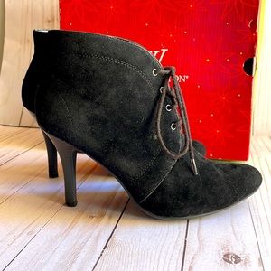 Beautiful Worthington Size 7 black lace up suede booties - 4 inch heal